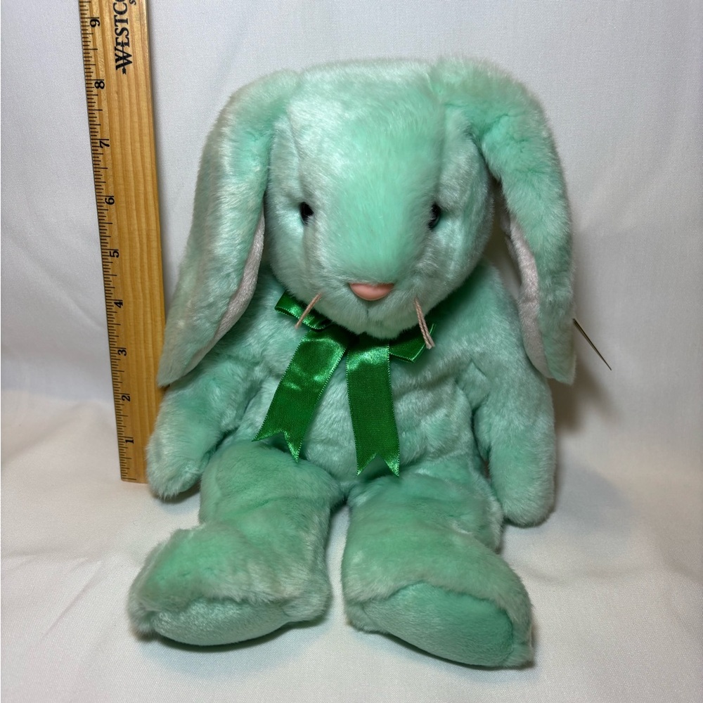 Collectible 1996 TY Beanie
Baby Hippity the Green Bunny Rabbit